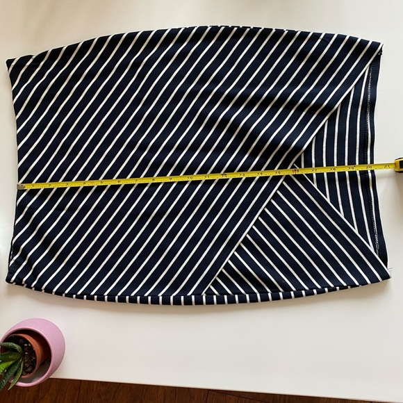 Dex Body con Striped Stretchy Skirt - Picture 4 of 7